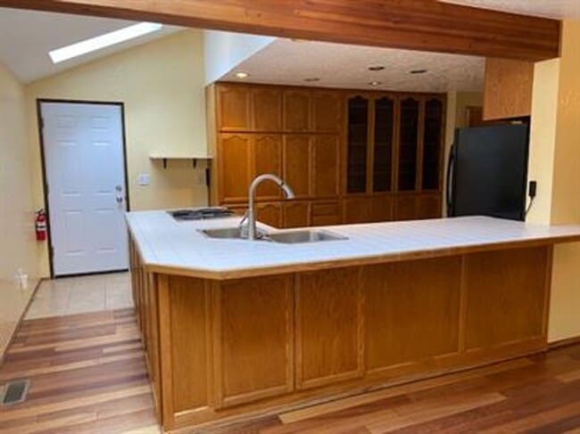 Building Photo - 823 SW Castilian Dr