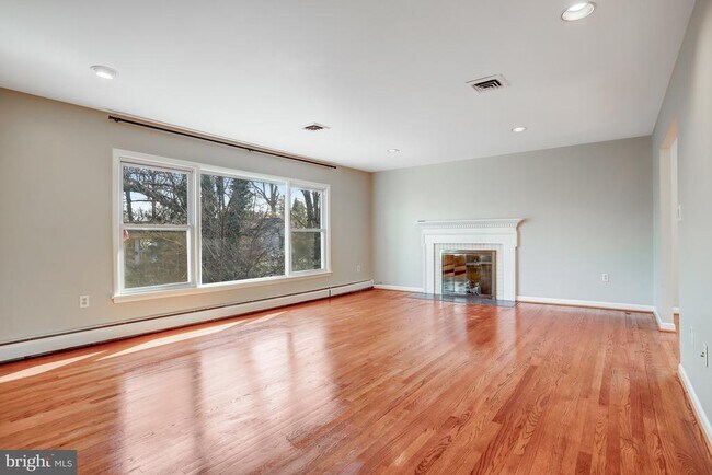 Building Photo - 7525 Salem Rd