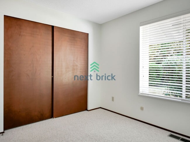 Building Photo - 3 Bedroom 2 bathroom Home for Rent!