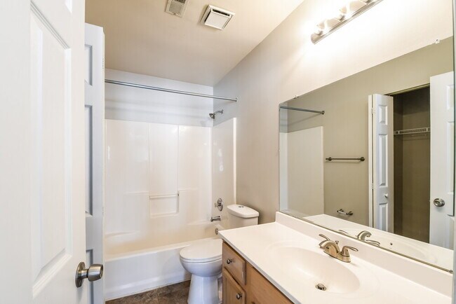 Building Photo - 753 Liberty Village Dr