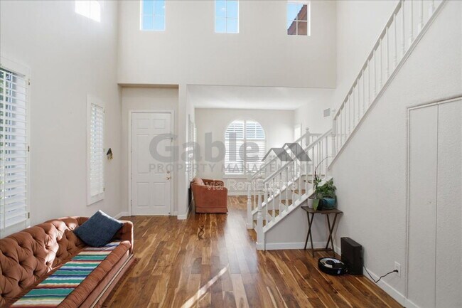 Building Photo - 27946 Periwinkle Ln
