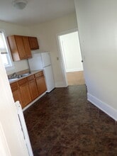 Building Photo - 12 Grove Ave