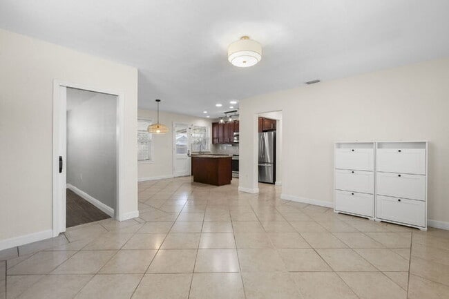 Building Photo - 3505 Prescott St N