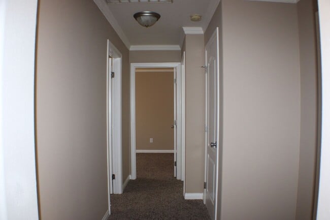 Building Photo - 8144 Fernwood Ave
