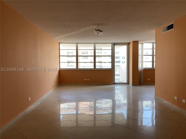 Building Photo - 250 174th St