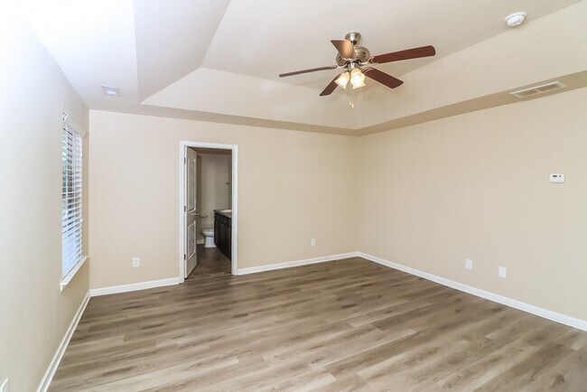 Building Photo - 360 Bandelier Cir