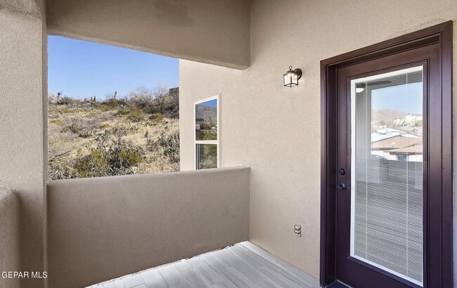 Building Photo - 6315 Escondido Dr