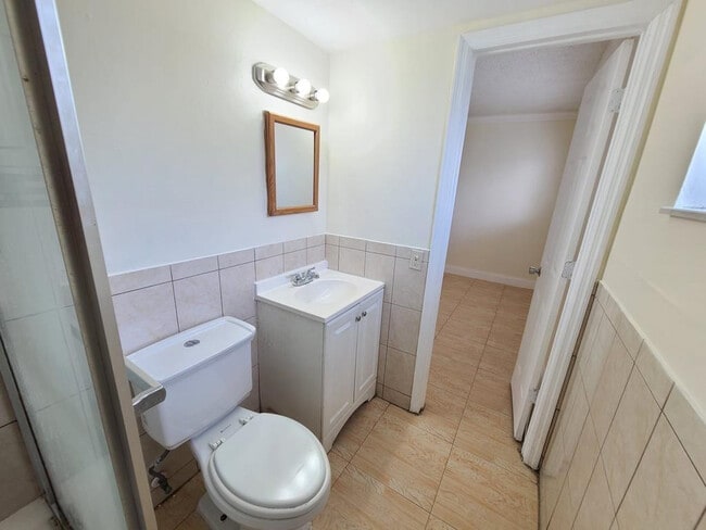 Building Photo - 1829 N A St