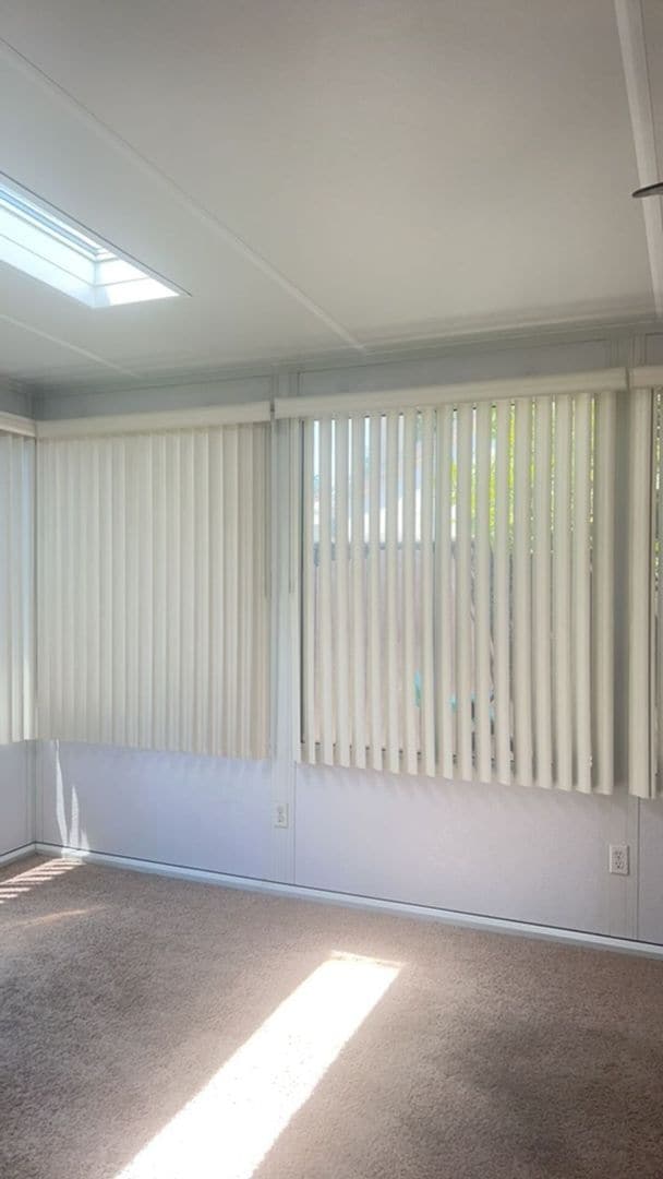 Building Photo - Available Now….large 4 bedroom in Vista, w...