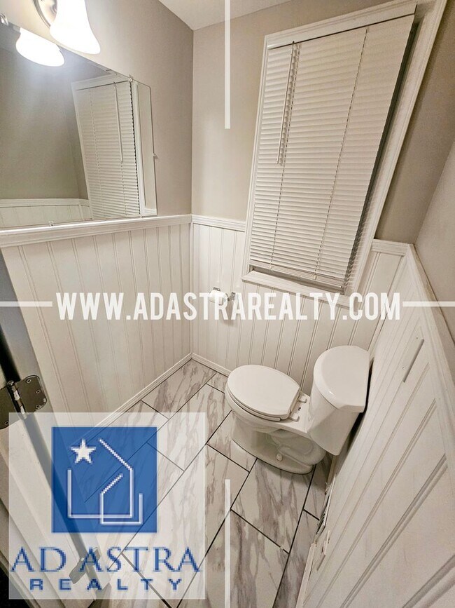 Building Photo - Beautiful 3 Bed 2 Bath Brick Home in KCMO!...