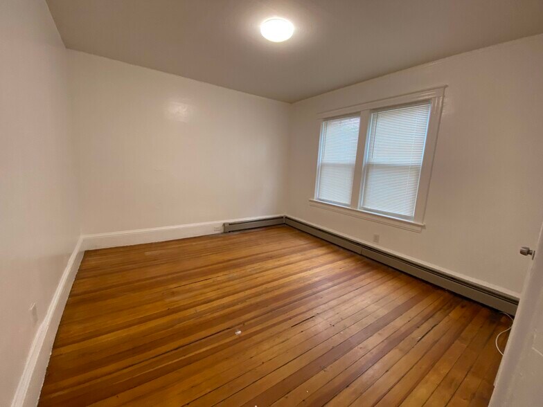 Building Photo - 61 Pembroke Ave