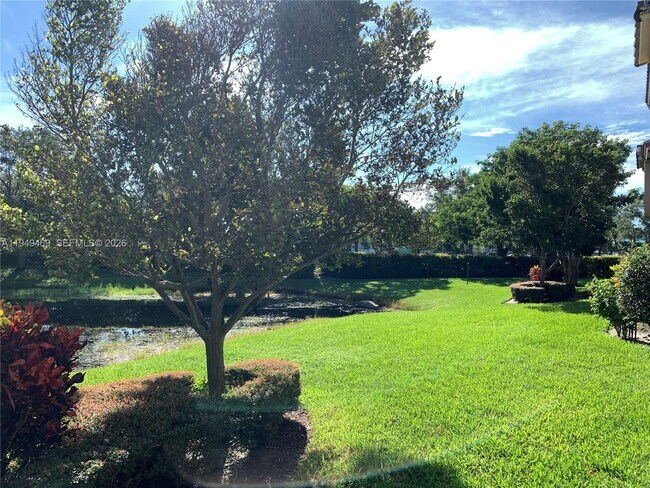 Building Photo - 3338 Lakeside Dr