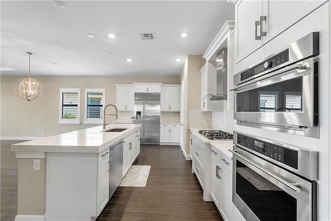 Building Photo - 11835 S Baypoint Cir