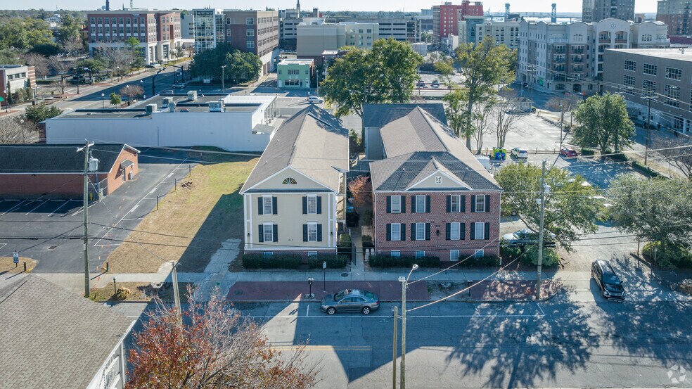 Courtyard Apartments 210 Red Cross St Wilmington NC 28401 Apartment