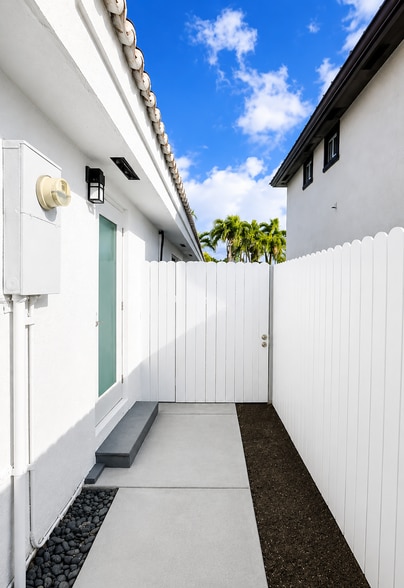 Building Photo - 14365 SW 164th Ter