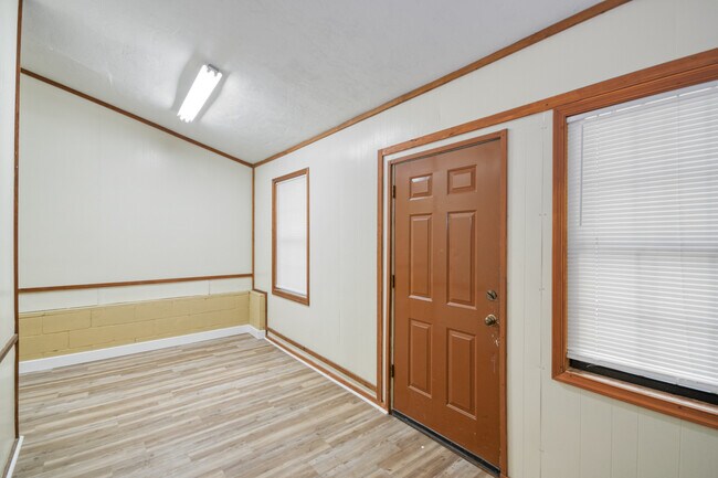 Building Photo - 289 Fern Hollow Rd