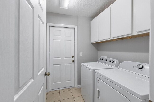 Building Photo - 620 Orange Cosmos Blvd