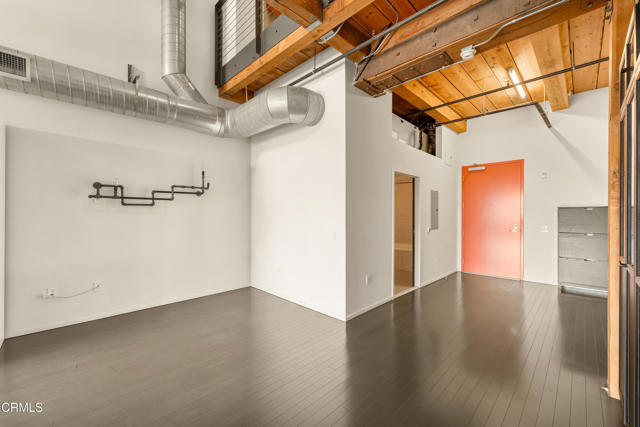 Building Photo - 530 S Hewitt St