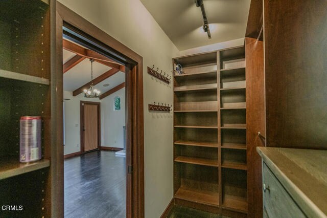 Building Photo - 4819 Oakwood Ave
