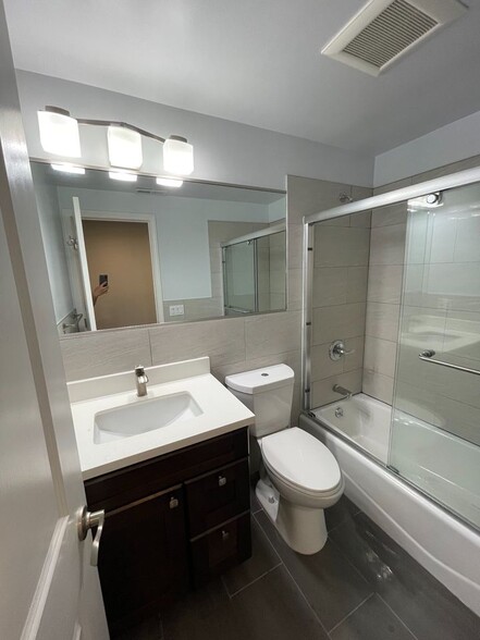 Building Photo - 2125 20th Ave