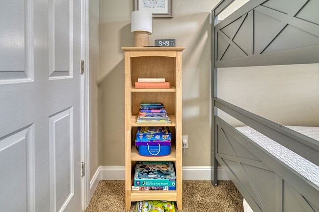 Building Photo - Updated coastal townhome- fully furnished!