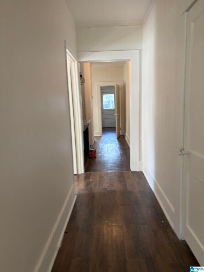 Building Photo - 1227 8th Ave W