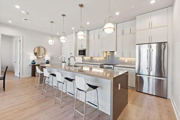 Building Photo - 1900 S Ervay St