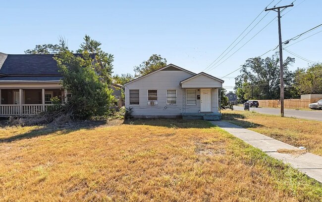 Building Photo - 2528 McFerrin Ave