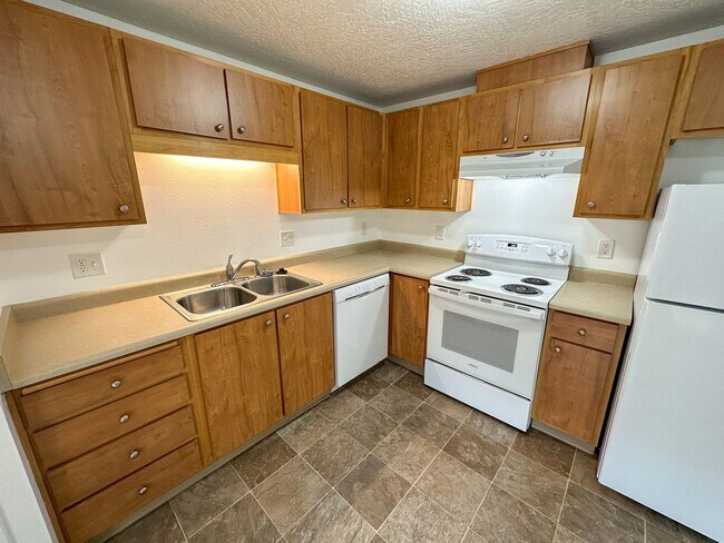 Building Photo - 3446-3462-3462 Hadley St NE