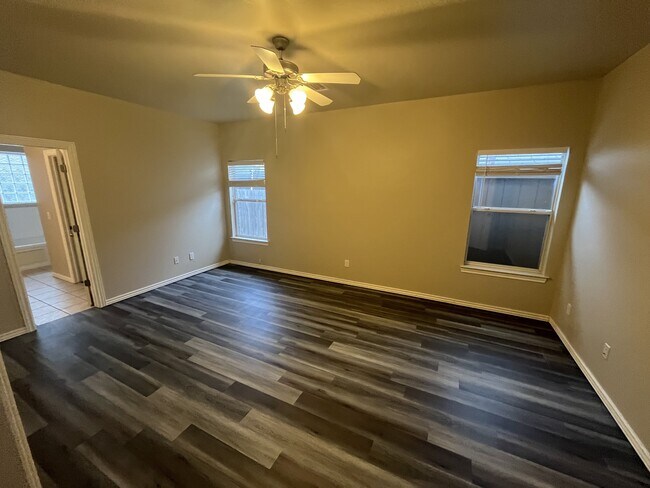 Building Photo - 2321 SW 94th St