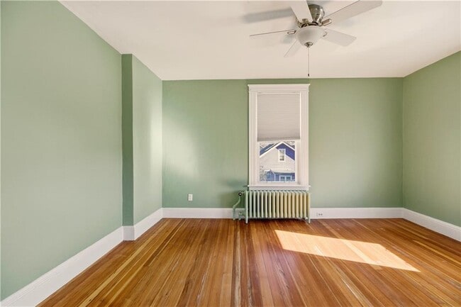 Building Photo - 7 Warner Pl