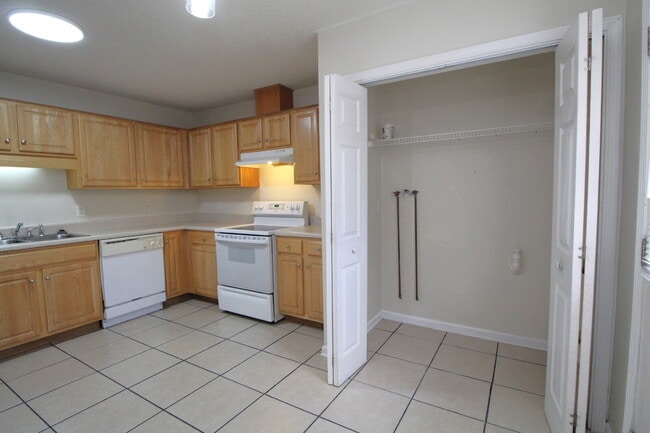 Building Photo - 2-Bed, 2-Bath Brick Duplex Near NAS Whitin...