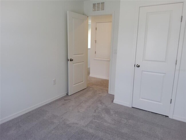 Building Photo - 1836 Fan Palm Dr