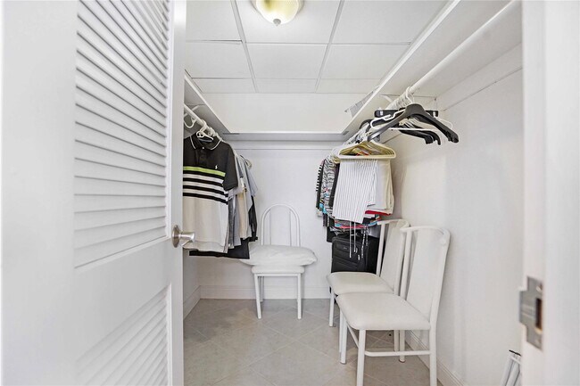 Building Photo - 4250 Galt Ocean Dr