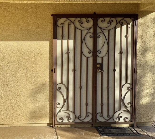 Building Photo - 4595 Grindle Point St