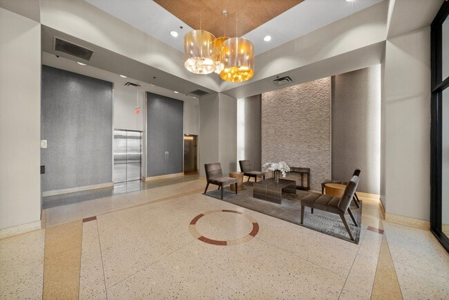 Building Photo - 435 W Erie St