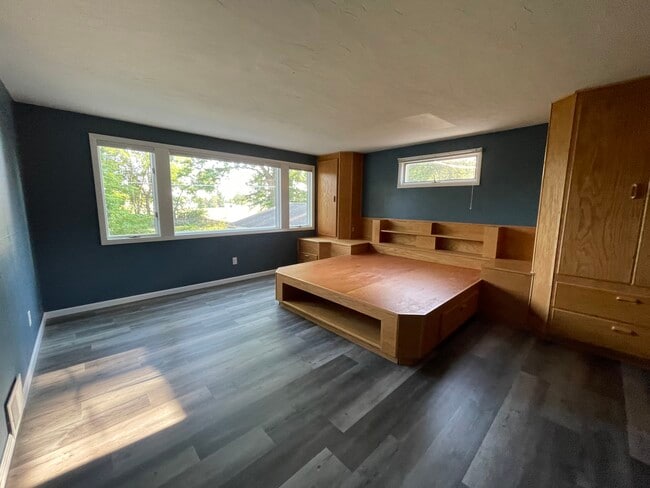 Building Photo - 2318 Storm St