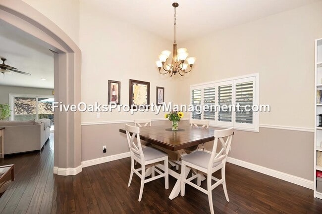 Building Photo - 531 Rowlands Ct