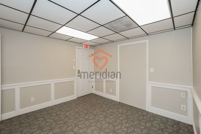 Building Photo - 1BR Furnished and All utilities included!