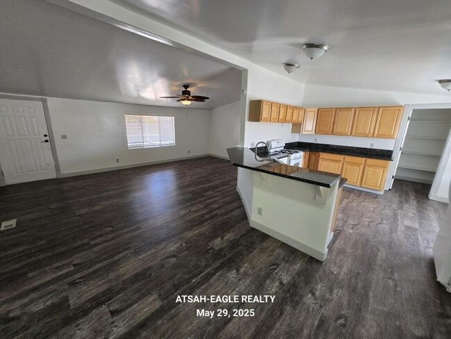 Building Photo - 853 Sandpiper Dr