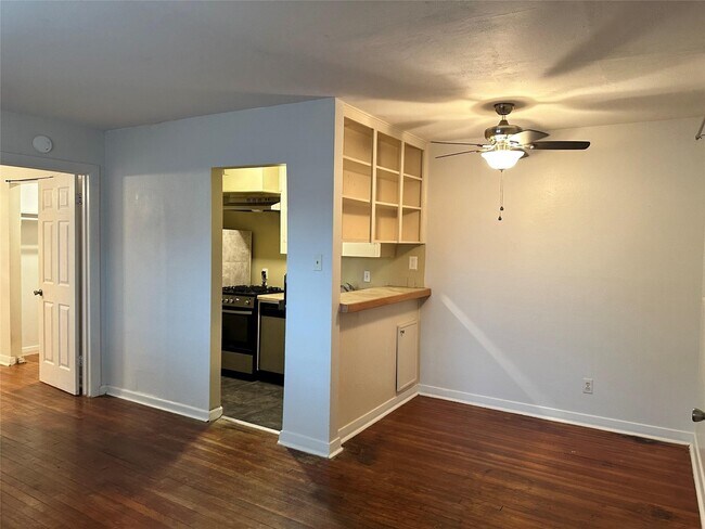 Building Photo - 2022 Branard St