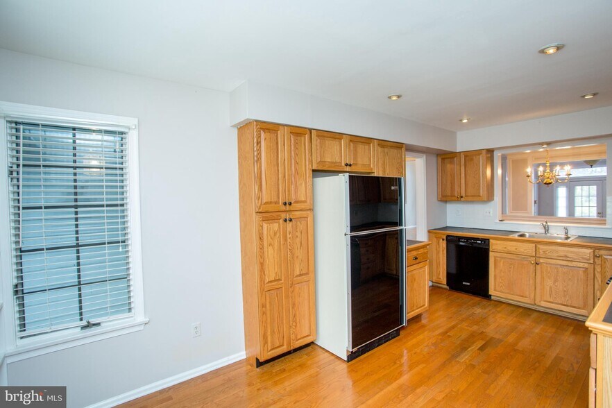Building Photo - 9 Sturbridge Ct