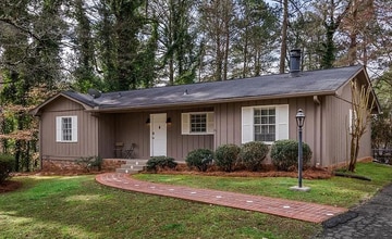 Building Photo - 5090 Heather Rd SE