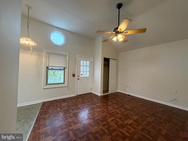 Building Photo - 1015 N Providence Rd