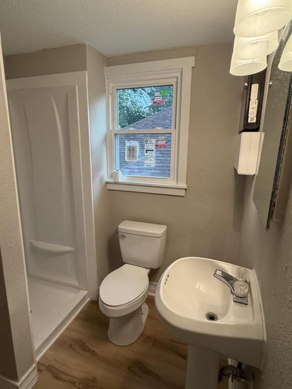 Building Photo - 507.5 Gray St