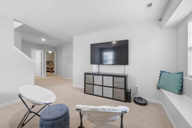 Building Photo - 7349 Vicenzo Dr