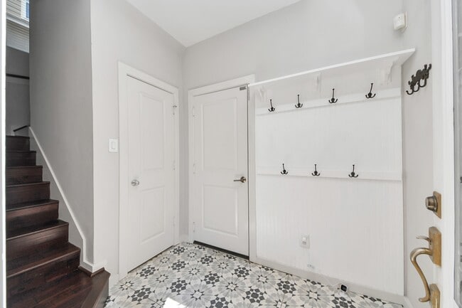 Building Photo - 5319 Avenue J