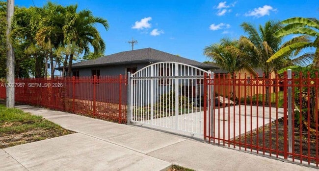 Building Photo - 4952 NW 21st Ave