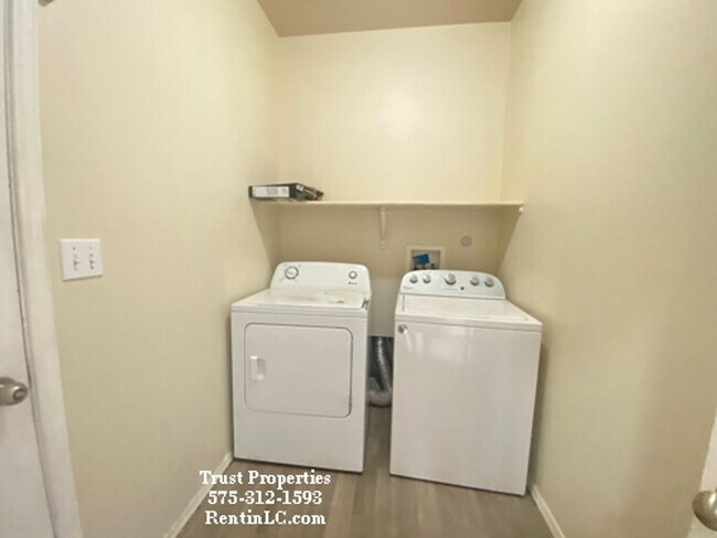 Building Photo - 5565 Gobi Ln