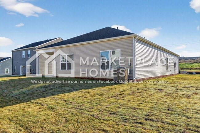 Building Photo - 4321 Scenic Mdw Dr NE